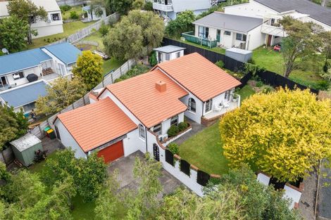 Photo of property in 11 William Hadlow Place, Hatfields Beach, Orewa, 0931