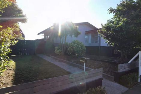 Photo of property in 32 Ambleside Drive, Burnside, Christchurch, 8053