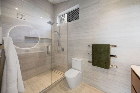 Photo of property in 47 Masterton Road, Rothesay Bay, Auckland, 0630