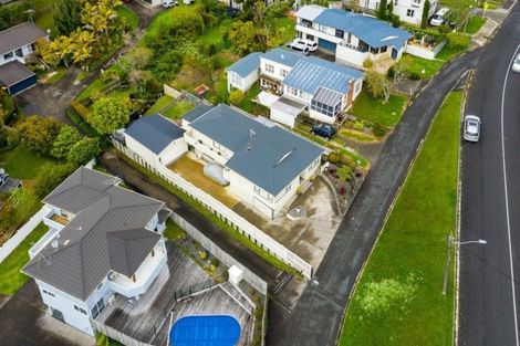 Photo of property in 72 Matipo Road, Mairangi Bay, Auckland, 0630