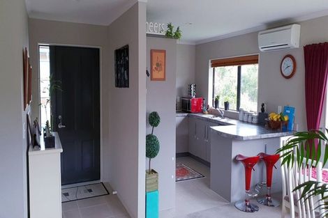 Photo of property in 59 Percy Kinsman Crescent, Riverstone Terraces, Upper Hutt, 5018