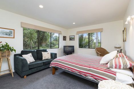 Photo of property in 28 Skudders Beach Road, Kerikeri, 0294