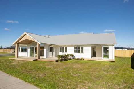 Photo of property in 181 Kupe Drive, Whitianga, 3510