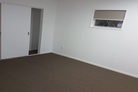 Photo of property in 42 Tamahere Drive, Glenfield, Auckland, 0629