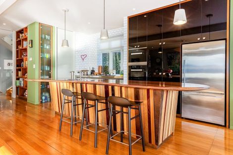 Photo of property in 51 The Crescent, Roseneath, Wellington, 6011