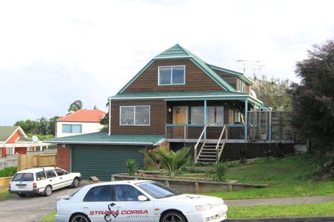 Photo of property in 2/12 Kells Place, Botany Downs, Auckland, 2010