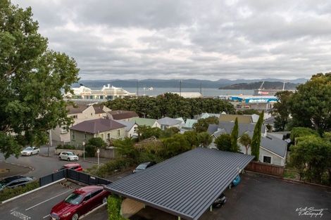 Photo of property in Grosvenor Flats, 19 Cottleville Terrace, Thorndon, Wellington, 6011