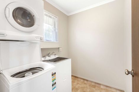 Photo of property in 5 Saint Ives Grove, Whalers Gate, New Plymouth, 4310