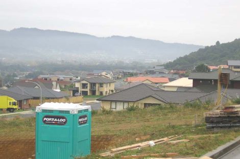 Photo of property in 15 James Nairn Grove, Riverstone Terraces, Upper Hutt, 5018