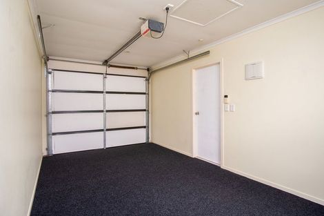 Photo of property in 17 Vina Place, Massey, Auckland, 0614