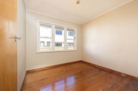 Photo of property in 38 Longburn Road, Henderson, Auckland, 0610