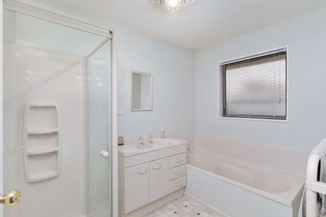 Photo of property in 6 Mclean Place, Woodend, 7610