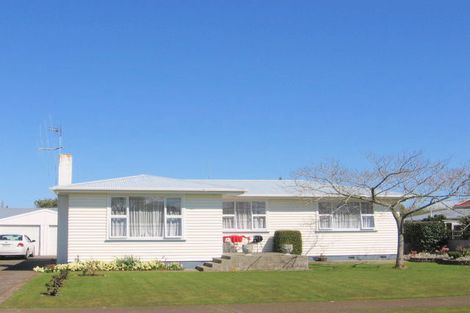 Photo of property in 19 Mark Perreau Place, Foxton, 4814