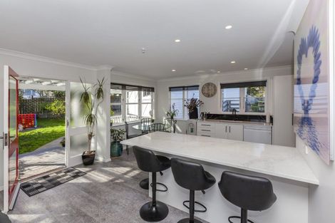 Photo of property in 122 Ruapehu Street, Paraparaumu, 5032