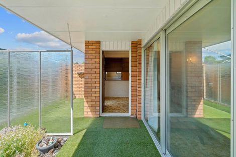 Photo of property in 1/17 Tudor Avenue, Ilam, Christchurch, 8041