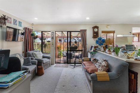 Photo of property in 11 Sheriff Place, Randwick Park, Auckland, 2105