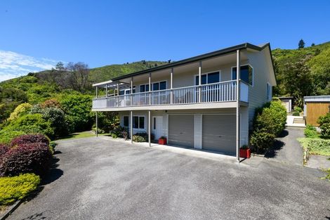 Photo of property in 20 Rimu Terrace, Waikawa, Picton, 7220