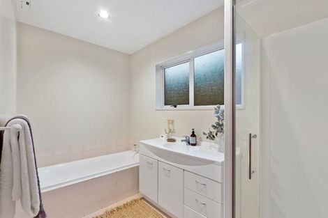 Photo of property in 9 Cricklewood Place, Avonhead, Christchurch, 8042