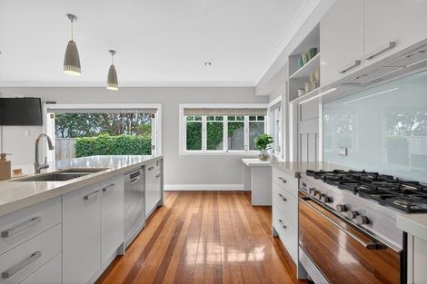 Photo of property in 49 Tio Tio Road, Miramar, Wellington, 6022