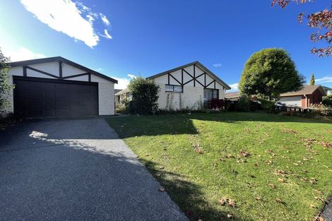 Photo of property in 32 Karnak Crescent, Russley, Christchurch, 8042