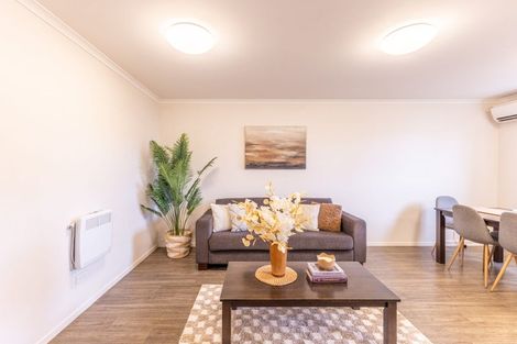 Photo of property in 11 Chiefs Court, Hamilton East, Hamilton, 3216