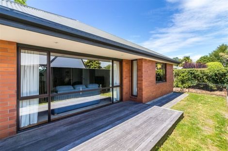 Photo of property in 49b Memorial Avenue, Ilam, Christchurch, 8053