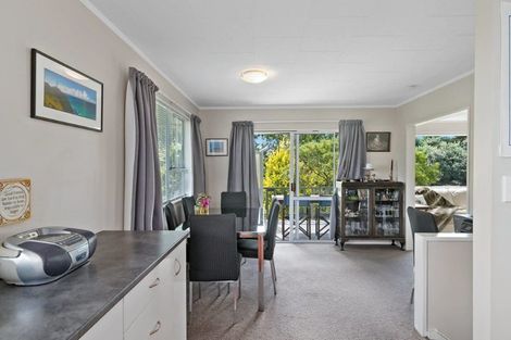 Photo of property in 28 Field Way, Waikanae Beach, Waikanae, 5036