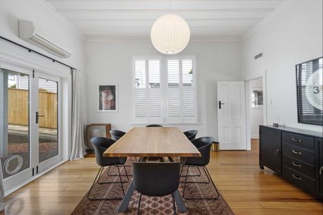 Photo of property in 11 Colenso Avenue, Hospital Hill, Napier, 4110