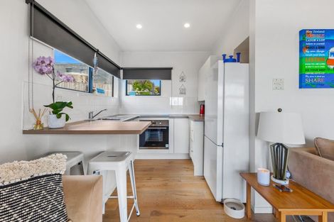 Photo of property in 24b Tindalls Bay Road, Manly, Whangaparaoa, 0930