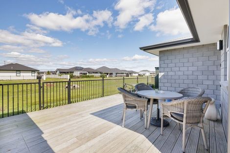 Photo of property in 79 Te Kio Crescent, Papamoa Beach, Papamoa, 3118