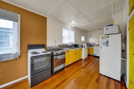 Photo of property in 6 Grey Street, Hawera, 4610