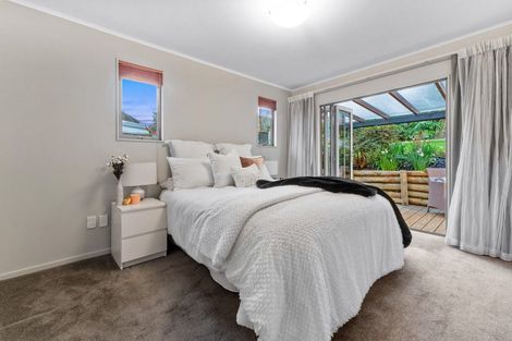 Photo of property in 15 Tableau Place, Totara Vale, Auckland, 0629