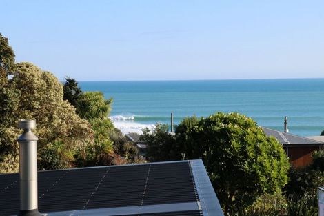 Photo of property in 14 Whaanga Road, Raglan, 3297