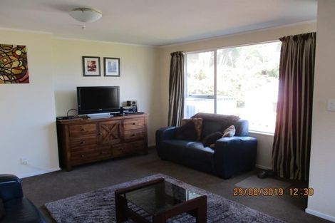 Photo of property in 3 Spruce Grove, Ranui, Porirua, 5024