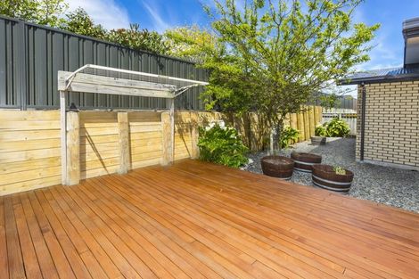Photo of property in 5 Sunstone Crescent, Brown Owl, Upper Hutt, 5018