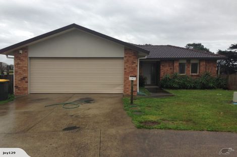 Photo of property in 13 Ebanjane Way, Clendon Park, Auckland, 2103