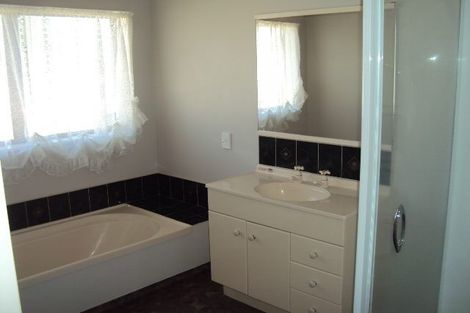 Photo of property in 21 Spinnaker Drive, Flagstaff, Hamilton, 3210