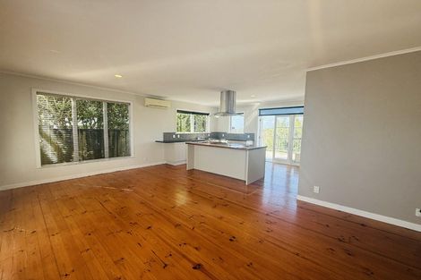Photo of property in 90 Arran Road, Browns Bay, Auckland, 0630