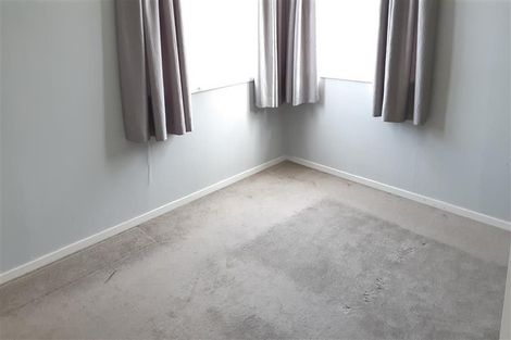 Photo of property in 12a Manuka Road, Glenfield, Auckland, 0629