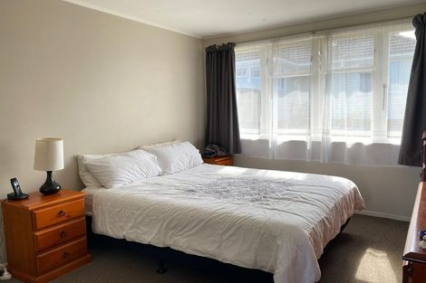 Photo of property in 32 Farnborough Crescent, Mangere, Auckland, 2022