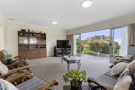 Photo of property in 1/76 Woodlands Crescent, Browns Bay, Auckland, 0630