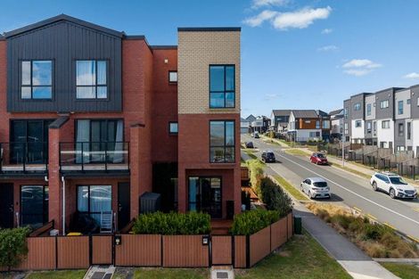 Photo of property in 28 Treeline Lane, Flat Bush, Auckland, 2019
