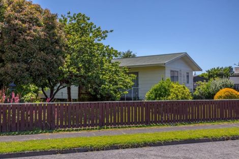 Photo of property in 6 Baillie Crescent, Carterton, 5713