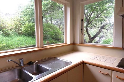 Photo of property in 6 Highland Crescent, Wadestown, Wellington, 6012