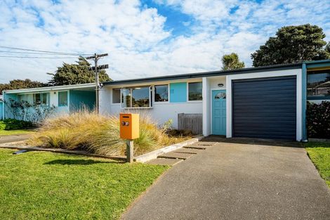 Photo of property in 1b Richard Street, Titahi Bay, Porirua, 5022
