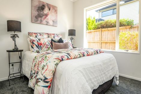 Photo of property in 5 Greta Banks Place, Wattle Downs, Auckland, 2103