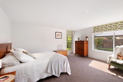 Photo of property in 25 Garreg Road, Fendalton, Christchurch, 8052