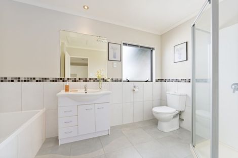 Photo of property in 22 Gala Place, Henderson, Auckland, 0612
