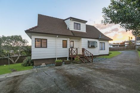 Photo of property in 9 Gosford Drive, Botany Downs, Auckland, 2010