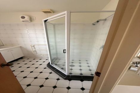 Photo of property in 16 Calypso Place, Rothesay Bay, Auckland, 0630